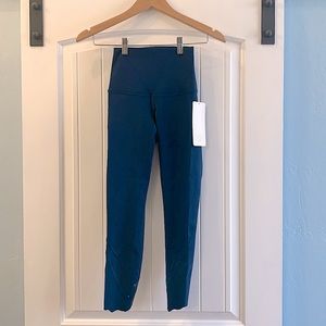 Lulu WU Crop ll *SE Scallop Nightshade